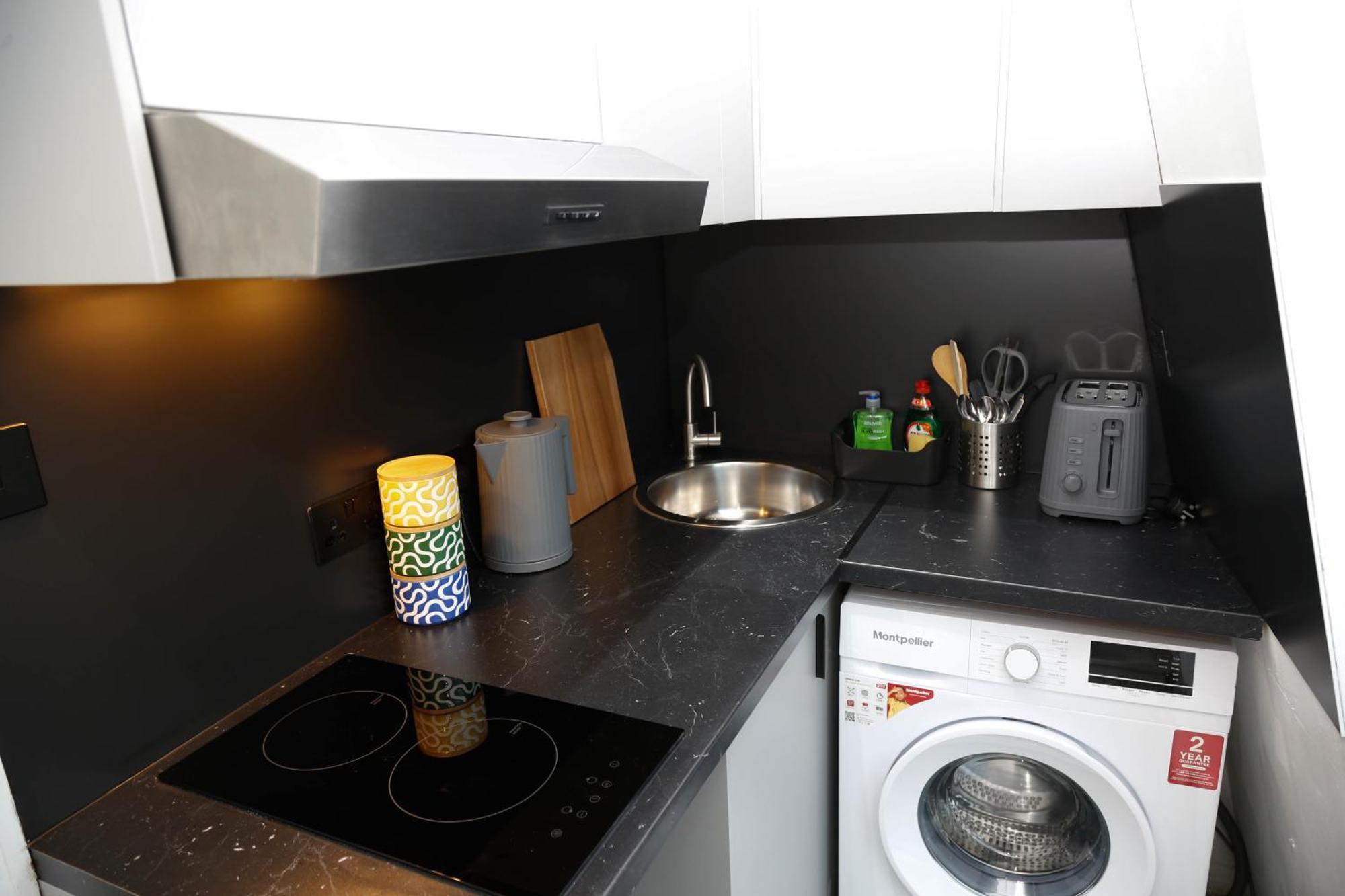 New Luxury Apartments In Central London Next To Shops, Cafes, Bars & Metro Εξωτερικό φωτογραφία