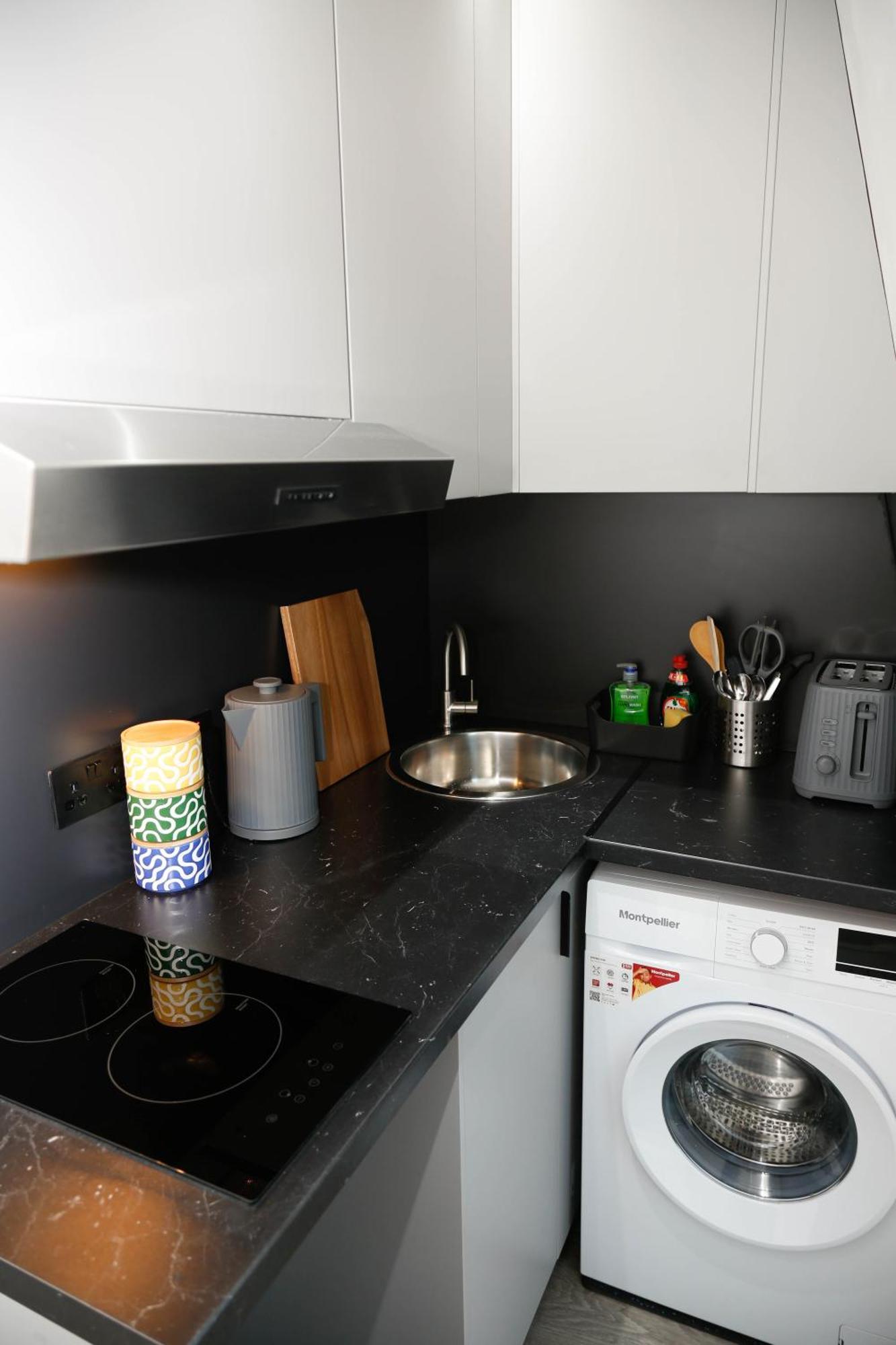 New Luxury Apartments In Central London Next To Shops, Cafes, Bars & Metro Εξωτερικό φωτογραφία