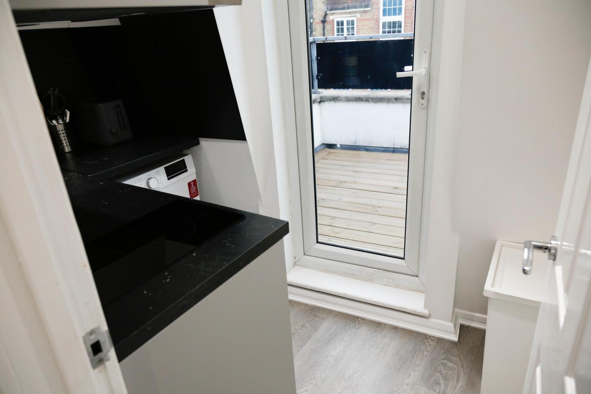 New Luxury Apartments In Central London Next To Shops, Cafes, Bars & Metro Εξωτερικό φωτογραφία