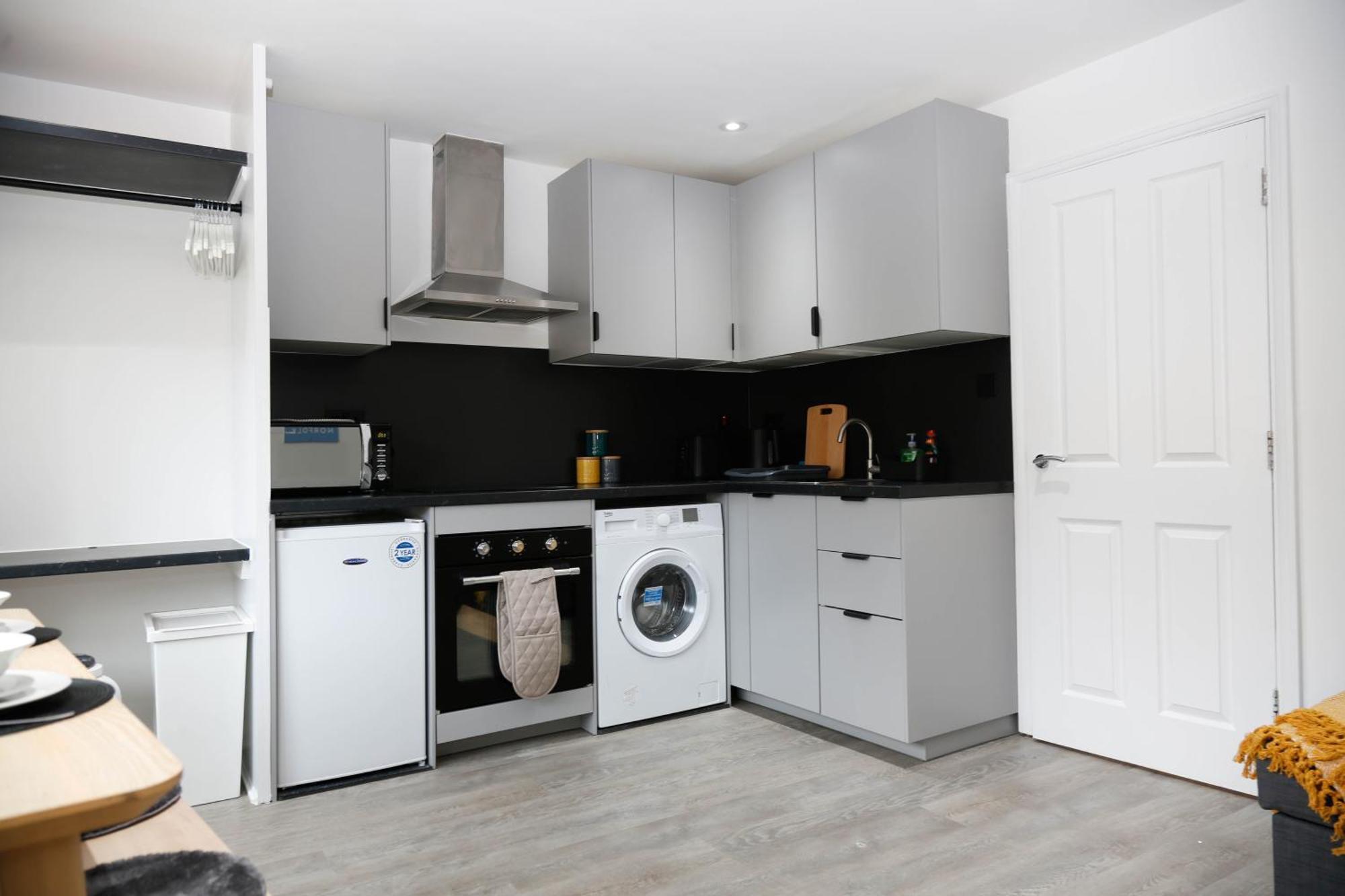 New Luxury Apartments In Central London Next To Shops, Cafes, Bars & Metro Εξωτερικό φωτογραφία