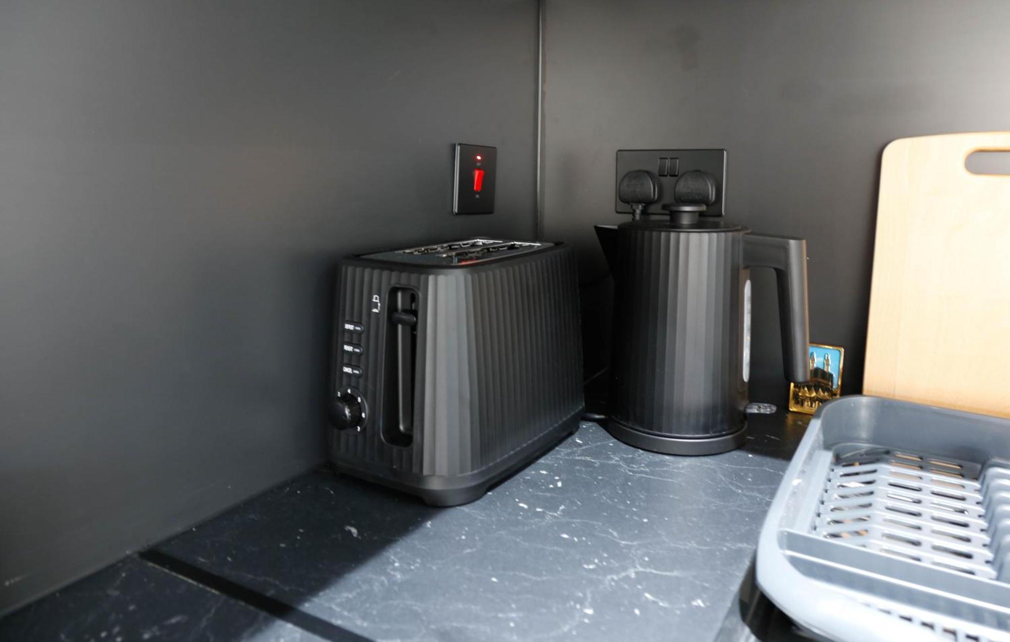 New Luxury Apartments In Central London Next To Shops, Cafes, Bars & Metro Εξωτερικό φωτογραφία