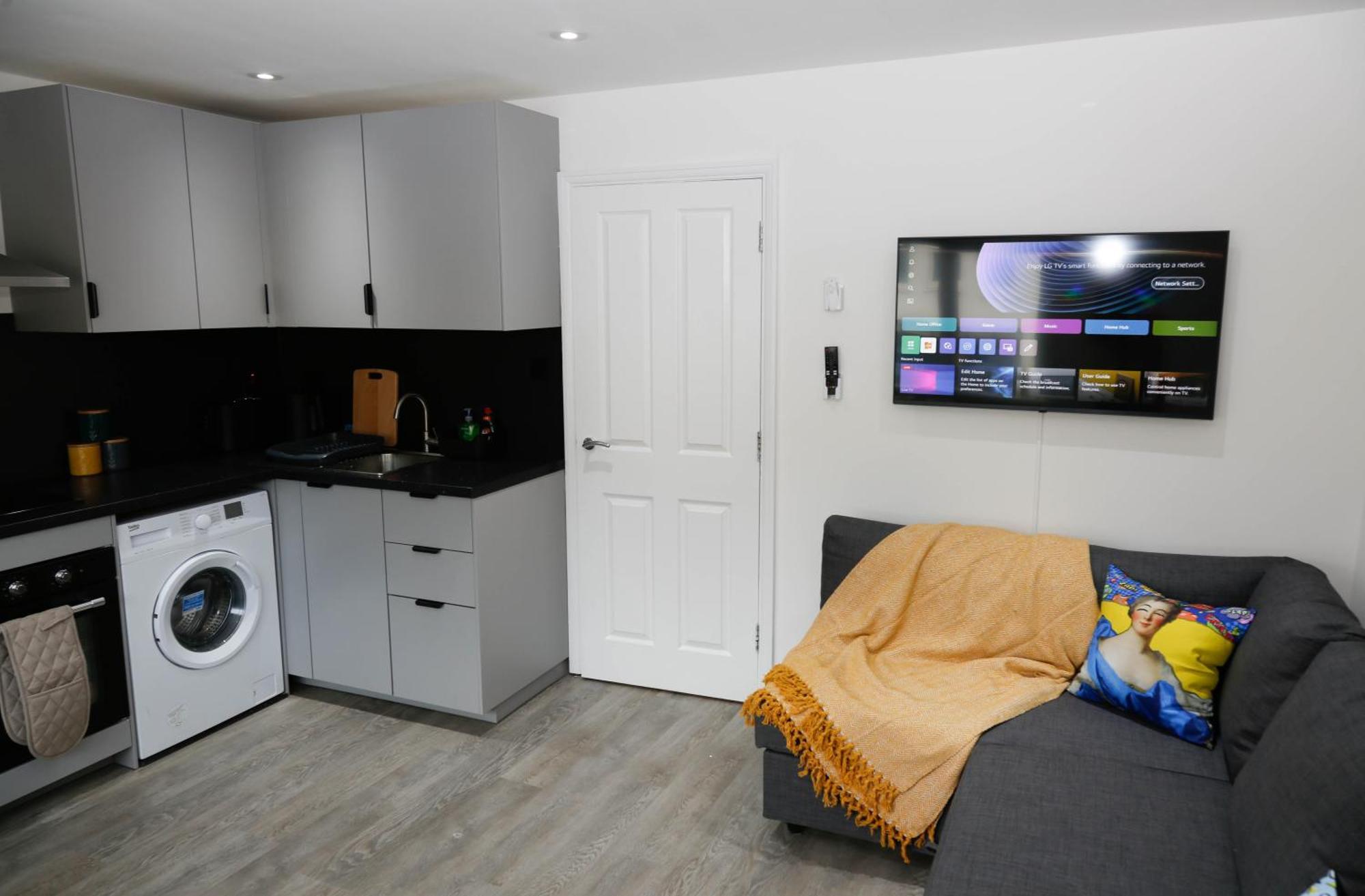 New Luxury Apartments In Central London Next To Shops, Cafes, Bars & Metro Εξωτερικό φωτογραφία