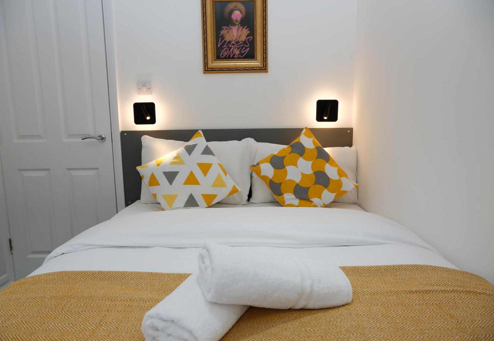 New Luxury Apartments In Central London Next To Shops, Cafes, Bars & Metro Εξωτερικό φωτογραφία